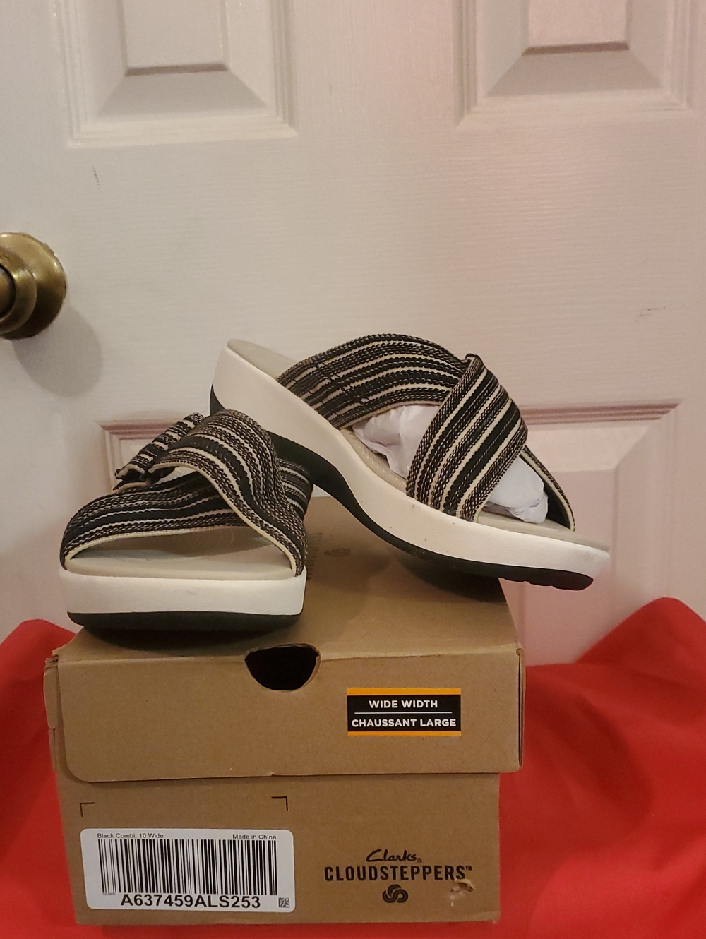 [Never Worn] Clarks Striped Black and White Slide Sandals